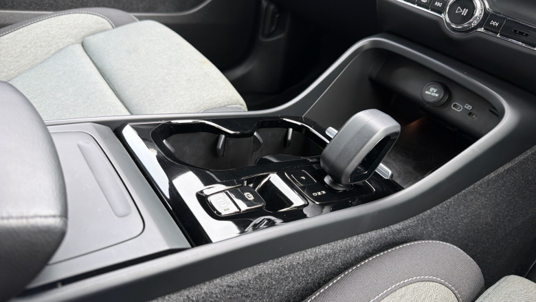 Volvo XC40 2.0 B3P Plus Dark 5dr Auto Petrol Estate